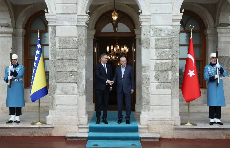 baskan-erdogan-becirovici-agirladi-bolgenin-yeni-maceralara-tahammulu-yok-1774718048445.jpeg Başkan Erdoğan Becirovic’i ağırladı: Bölgenin yeni maceralara tahammülü yok-3