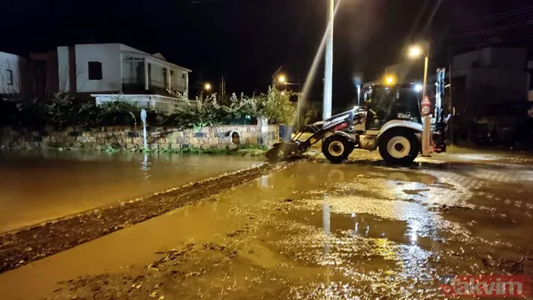 Bodrum'u sağanak vurdu! İş yerleri ve evleri su bastı - 15