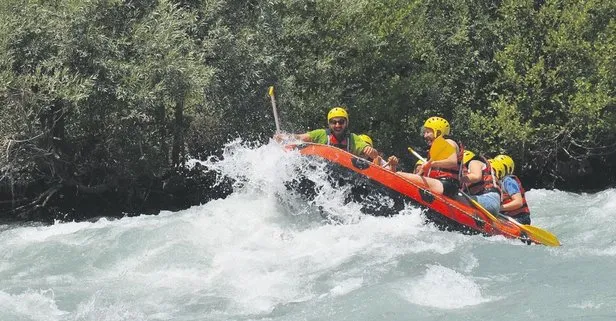 Munzur Çayı’nda rafting