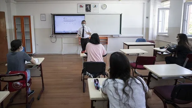 Beyoğlu Anadolu Lisesi'nde alkollü ders skandalı! Cinsel istismardan da kaydı çıktı-4