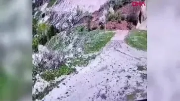 Reşadiye’de heyelan anı kamerada!