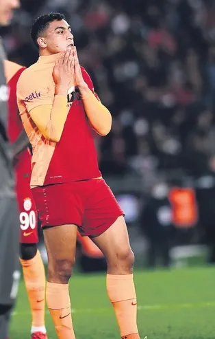 Galatasaray'da Mohamed bilmecesi! Fatih Terim bonservisini almak istediği oyuncuyu 7 maçta 11'de oynatmadı