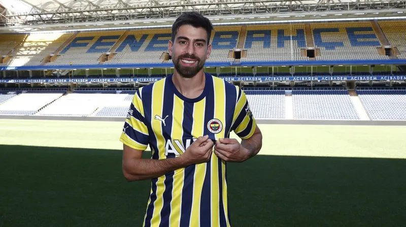 fenerbahcede-surpriz-transfer-imzalarin-atilmasi-bekleniyor-1721067318987.jpg Fenerbahçe'de sürpriz transfer! İmzaların atılması bekleniyor-8