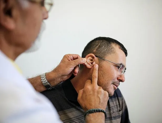 Kulağından çıkan kelebek, doktorları bile şaşkına çevirdi-5