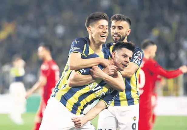 jesus-ardaya-sarildi-jesus-ile-arda-guler-buzlari-eritti-1684543127105.jpeg Jorge Jesus ve Arda Güler buzları eritti!-9