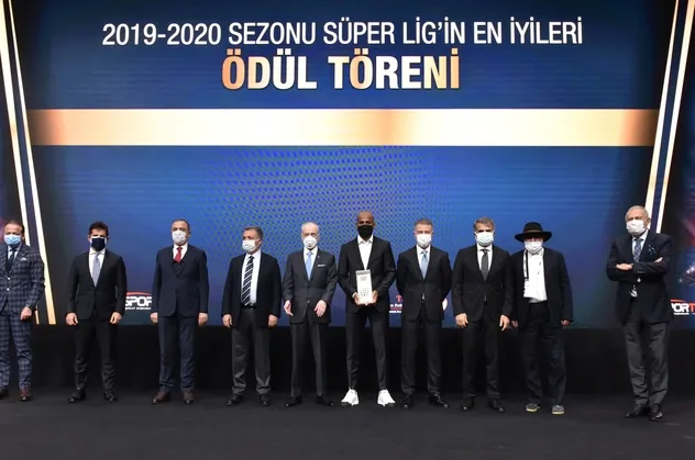 Süper Lig'in en iyileri ödüllerini aldı! Fotomaç'ın düzenlediği Süper Lig'in en iyileri belli oldu