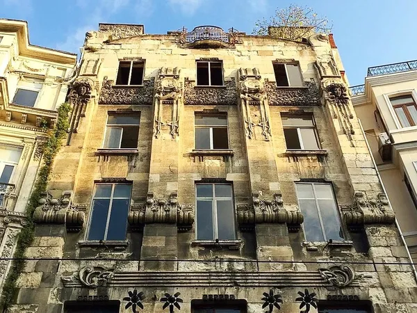 Abdülhamid'e özel terzilik bile yaptı: Beyoğlu'ndaki Jeon Botter apartmanının hikayesi şaşırtıyor-2