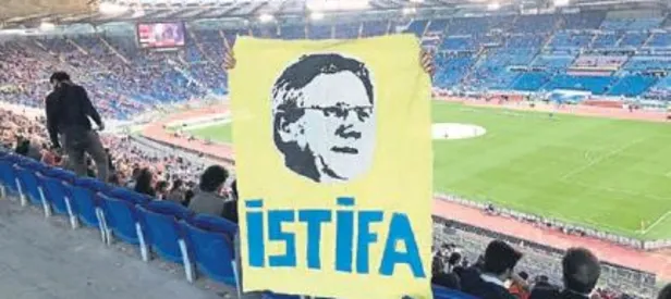 Roma-Juve maçında Yıldırım istifa pankartı