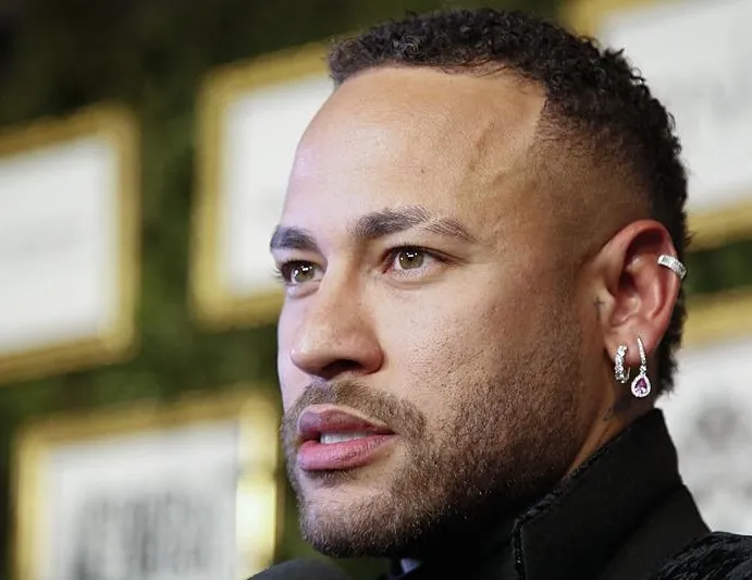 Neymar Santos’a döndü!