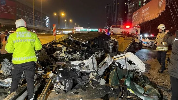 intihar-etmek-icin-evden-kactigi-iddia-edilen-17-yasindaki-genc-otomobille-feci-sekilde-kaza-yaparak-hayatini-1647483751064.jpeg İntihar etmek için evden kaçtığı iddia edilen 17 yaşındaki genç otomobille feci şekilde kaza yaparak hayatını kaybetti-2