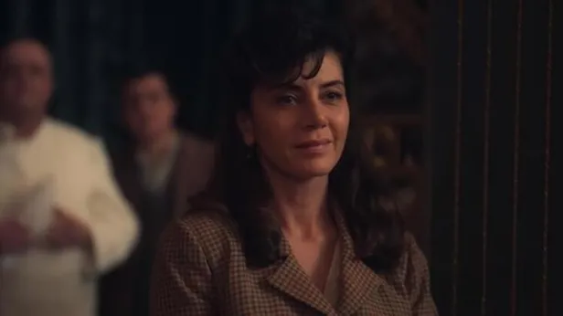 Beren Saat başını duvarlara vuruyor 'ütücü' dedi elinin tersiyle itti! Görünce dünyası başına yıkıldı eşi Kenan Doğulu'yla...-2