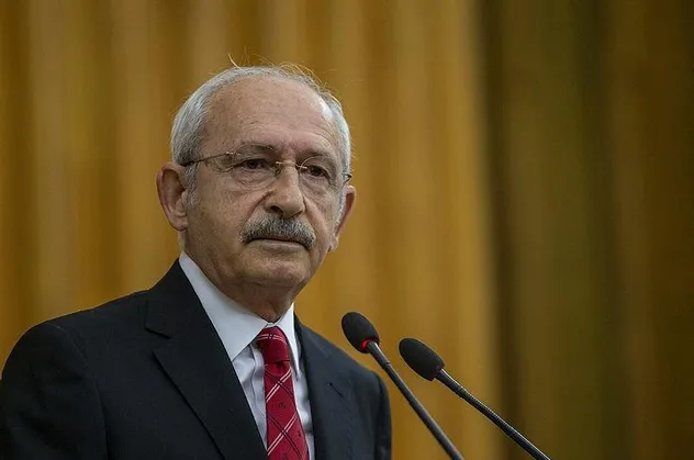 CHP'de 3 rakipli kurultay