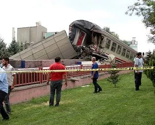 Elazığ’da iki tren çarpıştı