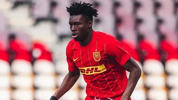 fenerbahceden-gelecek-harekati-ayni-takimda-oynayan-iki-genc-yildiz-icin-ilk-teklifler-yapildi-1676940294217.jpeg Fenerbahçe'den gelecek harekatı! Aynı takımda oynayan iki genç yıldız için ilk teklifler yapıldı-1