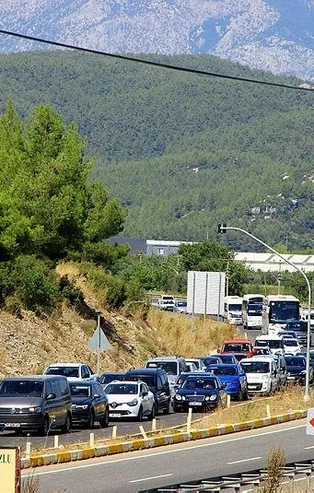 Sakin Kent'in nüfusu 25 katına çıktı, trafik durdu