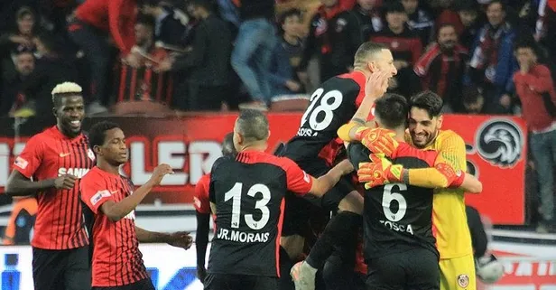 Yiğido darmadağın! Gaziantep lider Sivasspor’u 5 golle devirdi