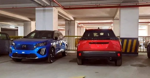 İstanbul'da İBB otoparkında skandal görüntüler! İSPARK değil oto pazarı: Stoklanan onlarca sıfır araç görüntülendi