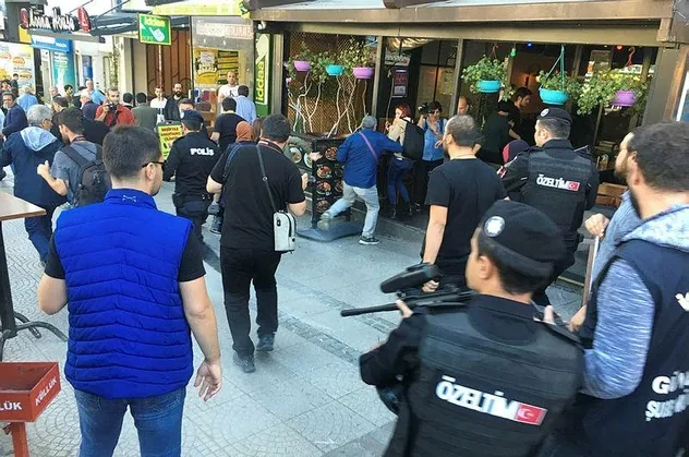 Beşiktaş'taki izinsiz gösteride gözaltına alınan 9 kişi tutuklandı!