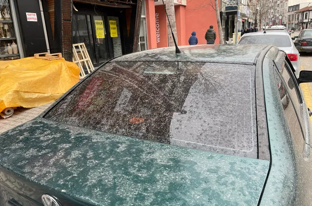 Bolu'da toz taşınması nedeniyle çamur yağdı