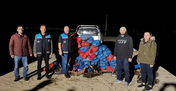 Bursa’da 2 ton kaçak midye ele geçirildi! 53 çuval midye tekrar denize döküldü