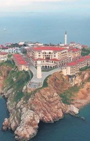 Başkan Erdoğan'ın liderliğinde AK Parti'den demokrasi şehitlerine vefa!