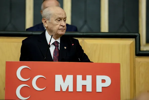 mhp-lideri-devlet-bahceliden-abdye-icazet-gezisine-giden-chp-lideri-kemal-kilicdarogluna-sert-tepki-seni-1-dol-1665480392355.jpg MHP lideri Devlet Bahçeli'den ABD'ye icazet gezisine giden CHP lideri Kemal Kılıçdaroğlu'na sert tepki: Zillet adayının ismini almaya gitti-2