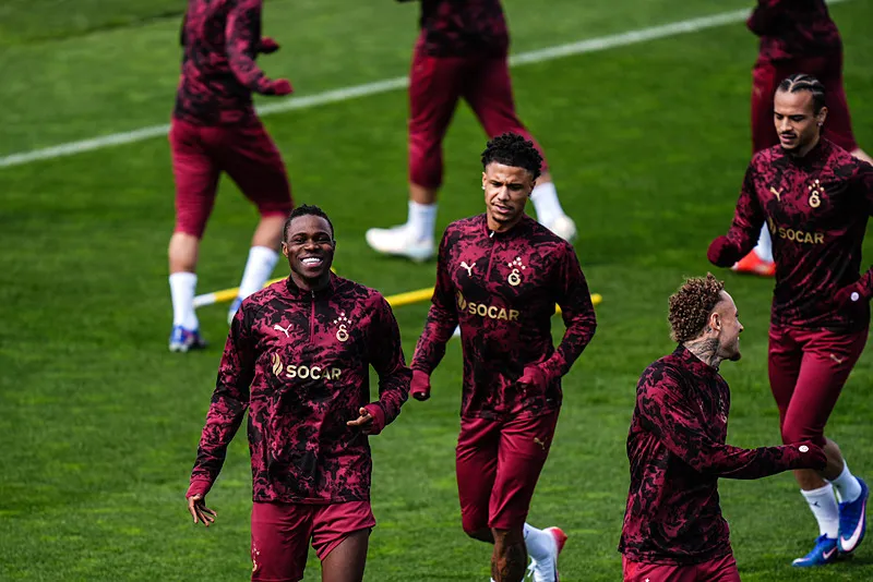 Borussia Dortmund'un yıldızı Galatasaray'a! Transferin gözdesi Ramy Bensebaini - 13