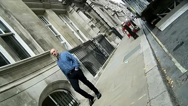 İngiliz mahkemesi kararını verdi: FETÖ’cü İpek’e kayyum tokadı