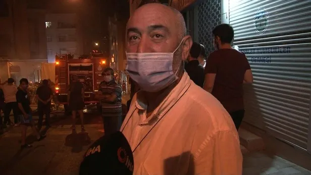 Esenler'de iş yeri yangınını film gibi seyreden vatandaşlar sosyal mesafeyi hiçe saydı-3