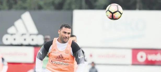 Necip&Tosic Adanaspor önünde yok