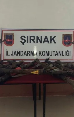 YPG amblemli 8 adet roketatar ele geçirildi