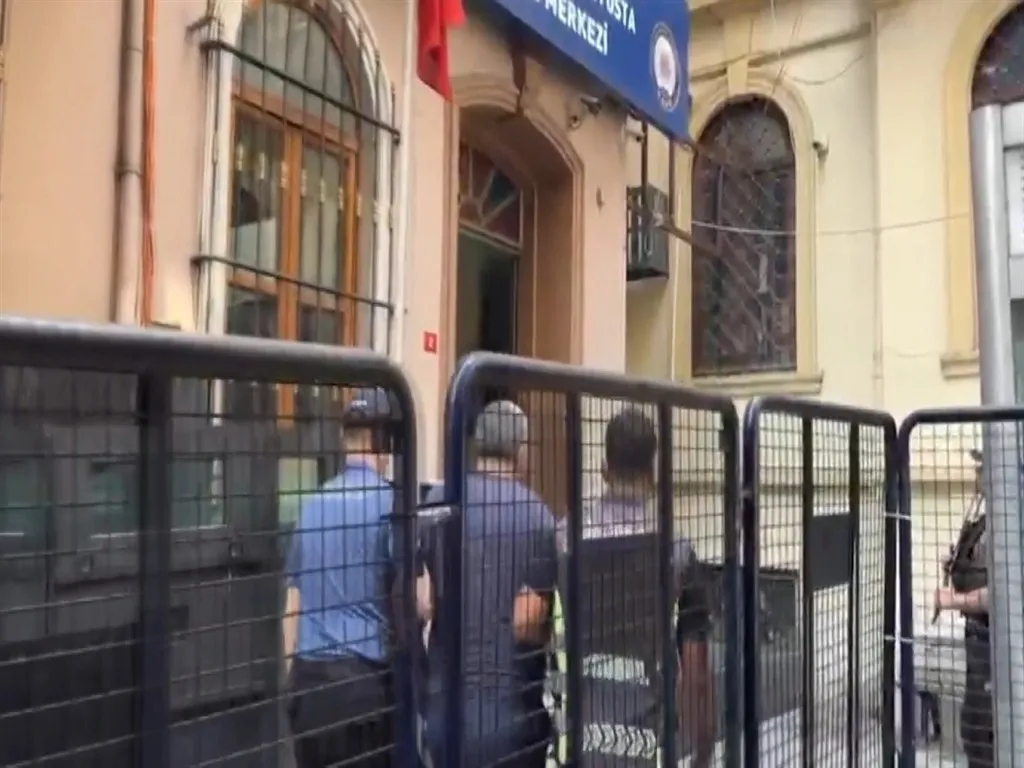 1780380898702.jpeg Travis Scott konserini fırsat bilen şoförü ABD'li yayıncı ifşa etti: Taksimetreyi açmayan sürücüye 141 bin lira ceza kesildi-5