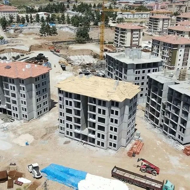 Deprem bölgesindeki çalışmalar tam gaz