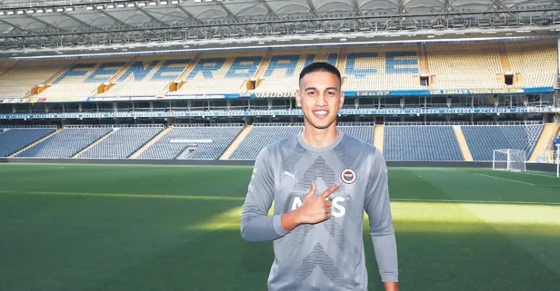 Fenerbahçe Altay Bayındır'ın arkasına iki kaleci birden aldı! Salvatore Sirigu ile İrfan Can Eğribayat artık kanarya