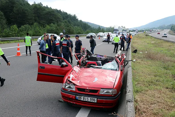 TEM Otoyolu'nda korkunç kaza! İtfaiye ekibi gözlerine inanamadı-1