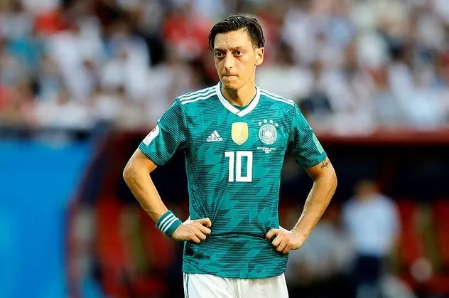 Mesut Özil Almanya milli takımını bıraktı