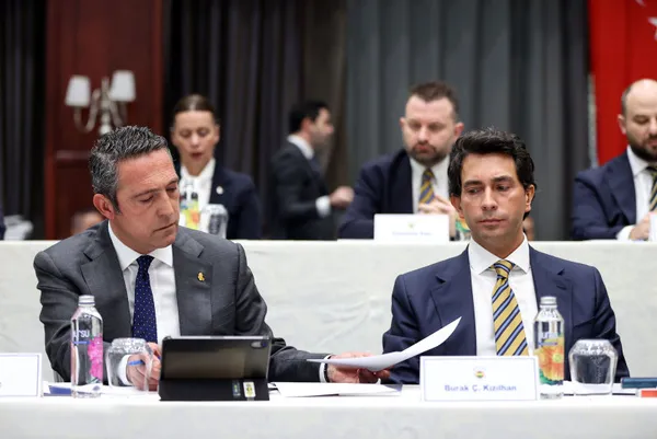 Fenerbahçe'de tansiyonu yüksek toplantı! Önce hükümeti hedef aldı sonra Enner Valencia'ya salladı-3