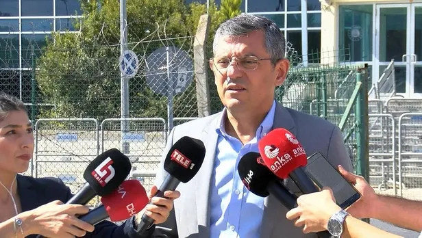 ozgur-ozel-pkk-elebasi-abdullah-ocalani-oven-merdan-yanardag-ile-kizil-soros-osman-kavalayi-ziyaret-etti-1695216327085.jpeg Özgür Özel, PKK elebaşı Abdullah Öcalan'ı öven Merdan Yanardağ ile Kızıl Soros Osman Kavala'yı ziyaret etti-2