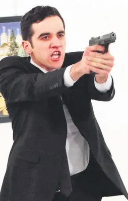 Suikastçının evini çizen Rus