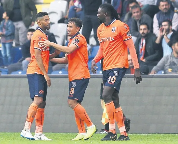 Başakşehir’in zirve takibi