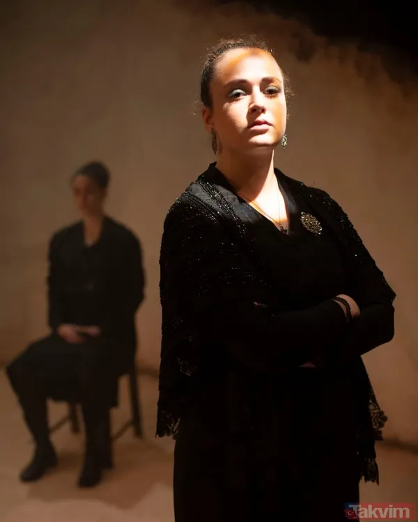 O da kendisi ve eşi gibi oyuncu... Kuruluş Orhan’ın Malhun Hatun’u Bennu Yıldırımlar’ın kızı bakın kim çıktı - 18