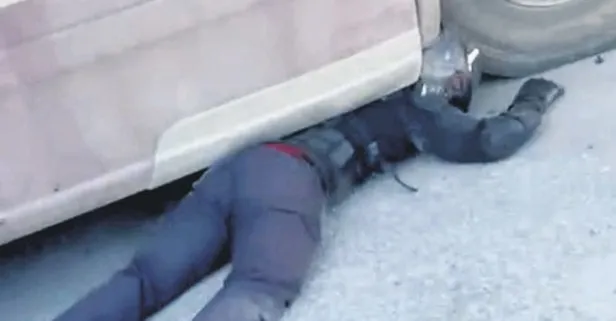 Tır altında kalan motosiklet sürücüsünün hayatını kaskı kurtardı