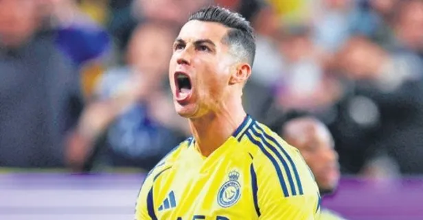 Ronaldo imzayı atıyor