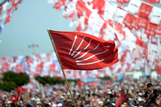 CHP medyasında güç savaşları! Kim kiminle hareket ediyor?