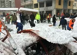 Artvin'de can pazarı! Kar yağışına dayanamadı, çöktü