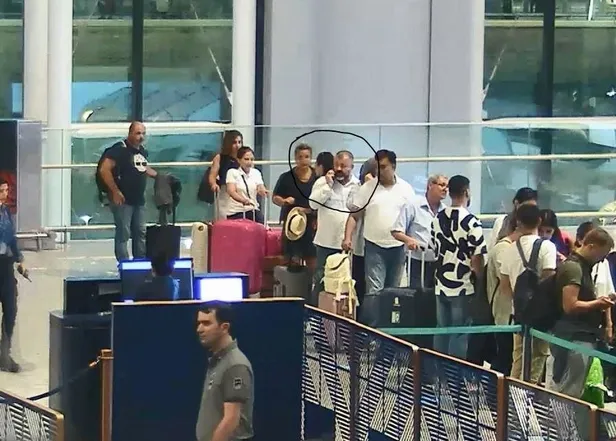 aydinda-araci-ile-motosikletli-gence-carparak-olumune-neden-olan-surucunun-fotografi-davanin-seyrini-degistird-1662598244454.jpeg Aydın'da aracı ile motosikletli gence çarparak ölümüne neden olan sürücünün fotoğrafı davanın seyrini değiştirdi | Yaşam haberleri-12