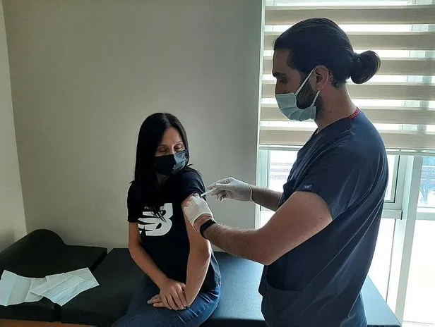 SON DAKİKA: Sağlık Bakanı Fahrettin Koca: OSB'lerde yerinde aşı uygulaması başlıyor-5