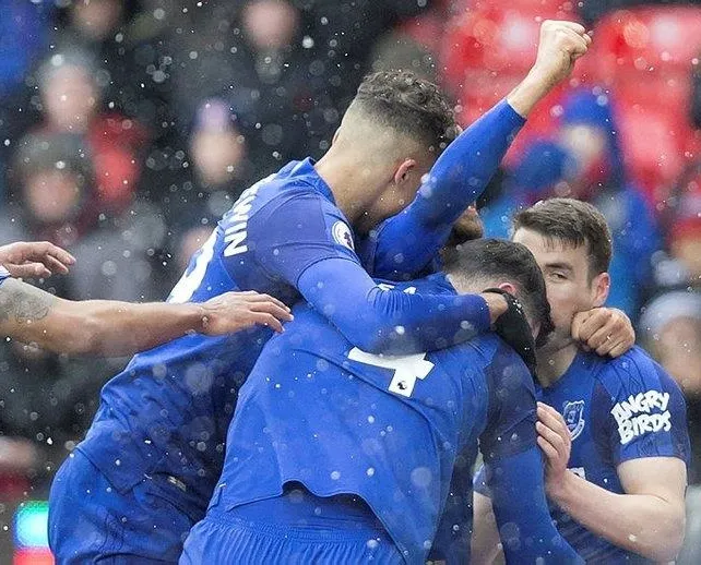 İngiliz basınından Tosun Paşaya övgü