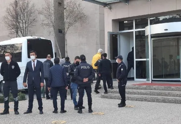 Darbe imalı bildiri yayınlayan emekli amiraller için ara karar açıklandı!-4