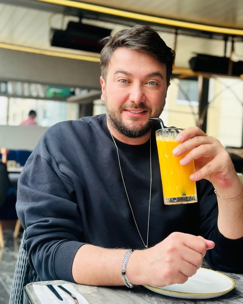 40-kilo-veren-onur-buyuktopcu-son-haliyle-soke-etti-zayiflamanin-da-derdi-ayri-1767958087770.jpg 40 kilo veren Onur Büyüktopçu son haliyle şoke etti: Zayıflamanın da derdi ayrı-7